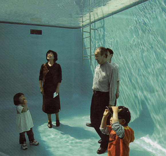 Swimming-Pool-Illusion-by-Leandro-Erlich-3